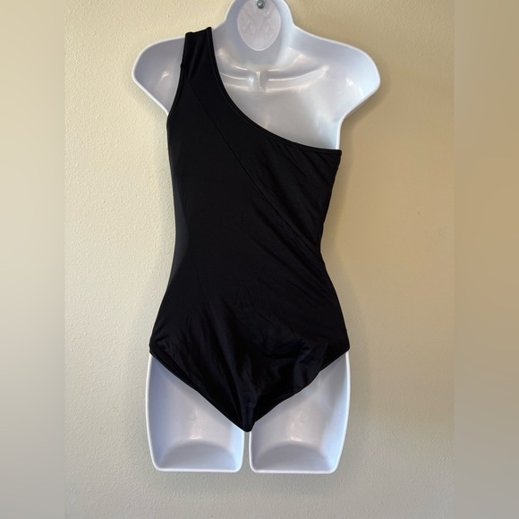 Carmen Marc Valvo Swim Twisted Tides One Shoulder Cut Out One Piece, size 8 NWT! - Picture 5 of 11